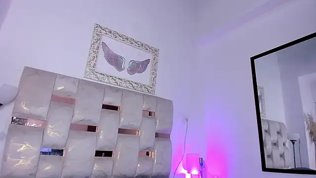 Lola Blondie online show from February 2026 11:43:02 AM