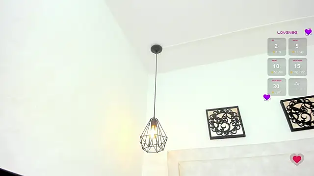 Snapshot of Lola_Blondie chatting on March 2025 11:54:01 AM Lola Blondie online show from March 2025 11:54:01 AM