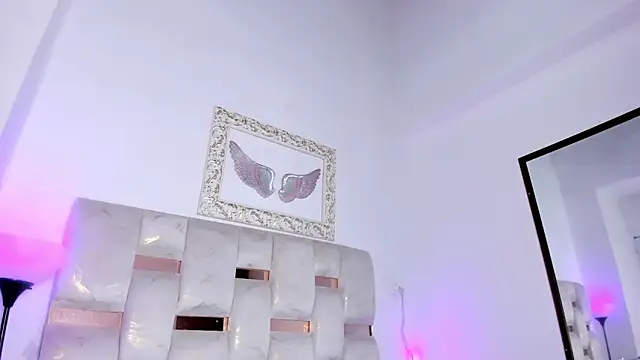 Lola Blondie online show from December 2025 12:38:01 PM