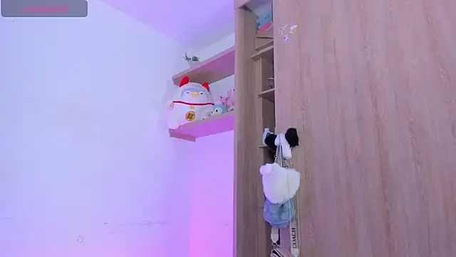 Paris natalie online show from October 2025 07:10:01 AM