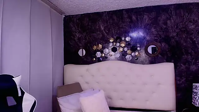 Snapshot of _LiilyWong chatting on September 2025 12:06:02 AM LiilyWong online show from September 2025 12:06:02 AM