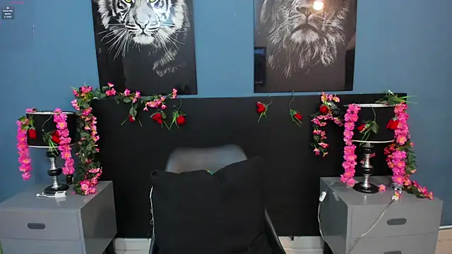 SophiaQueens online show from February 2026 08:20:02 PM