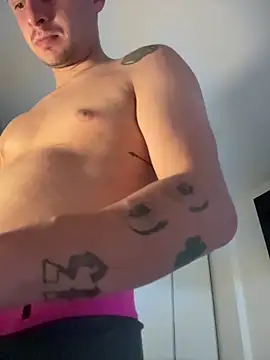 Snapshot of CarinaRose chatting on November 2025 12:03:02 AM CarinaRose online show from November 2025 12:03:02 AM