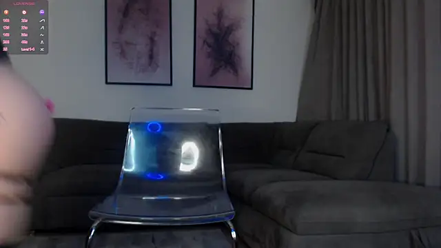 Snapshot of reinakylie chatting on November 2025 02:10:02 PM reinakylie online show from November 2025 02:10:02 PM