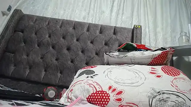 ANA-BULLOCK- online show from December 2025 12:11:01 PM