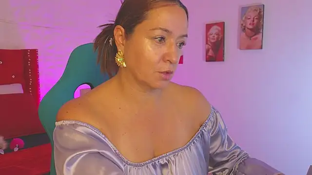 weet Evans    online show from September 2025 03:08:01 AM