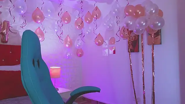 weet Evans    online show from November 2025 04:16:02 AM