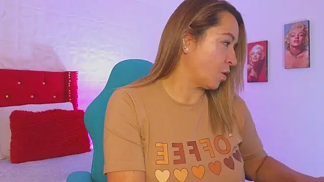 weet Evans    online show from November 2025 03:12:02 AM