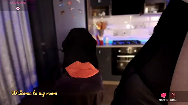 emlana online show from November 2025 05:51:02 PM