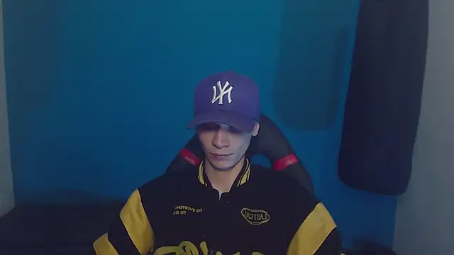 Snapshot of Burperking420_ chatting on March 2025 09:48:01 PM Burperking420 online show from March 2025 09:48:01 PM