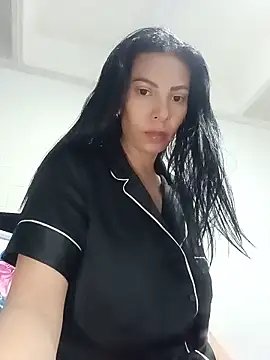 DaphneRosses online show from June 2026 01:12:02 PM