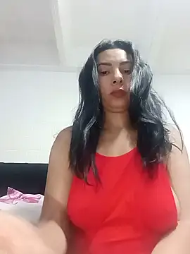 DaphneRosses online show from July 2026 02:36:01 PM