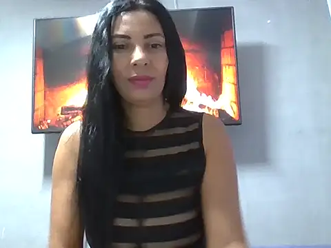 DaphneRosses online show from September 2025 02:05:01 PM