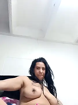 DaphneRosses online show from April 2026 01:56:02 PM