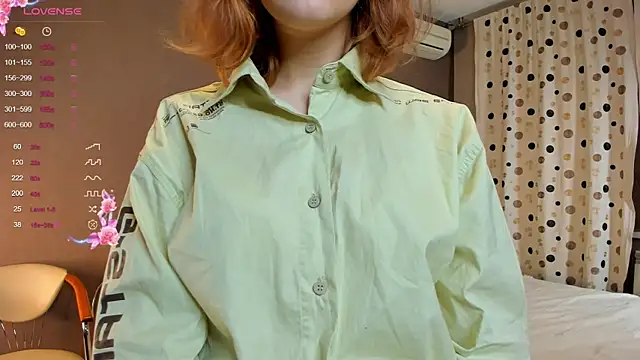 Snapshot of EsmeDecoursey chatting on March 2025 03:08:02 PM EsmeDecoursey online show from March 2025 03:08:02 PM