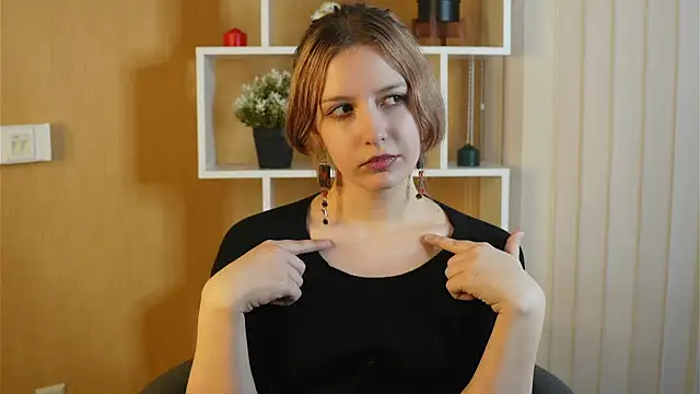 Snapshot of EsmeDecoursey chatting on March 2025 01:19:02 PM EsmeDecoursey online show from March 2025 01:19:02 PM