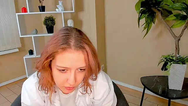 Snapshot of EsmeDecoursey chatting on March 2025 08:14:01 PM EsmeDecoursey online show from March 2025 08:14:01 PM