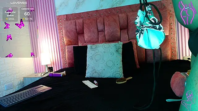 goldilockss15 online show from November 2025 03:20:01 AM