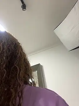 Snapshot of AlesiaCooper chatting on December 2025 09:34:01 PM AlesiaCooper online show from December 2025 09:34:01 PM