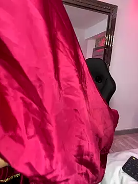 Snapshot of AlesiaCooper chatting on October 2025 11:28:01 PM AlesiaCooper online show from October 2025 11:28:01 PM