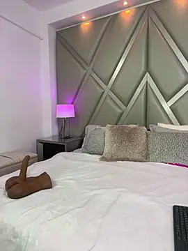 Snapshot of AlesiaCooper chatting on December 2025 08:03:01 PM AlesiaCooper online show from December 2025 08:03:01 PM