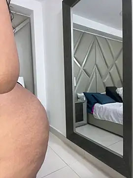 AlesiaCooper online show from December 2025 12:07:02 PM