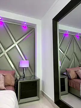 Snapshot of AlesiaCooper chatting on November 2025 08:20:01 PM AlesiaCooper online show from November 2025 08:20:01 PM