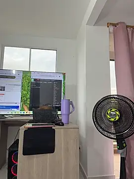 Snapshot of AlesiaCooper chatting on July 2026 10:43:01 PM AlesiaCooper online show from July 2026 10:43:01 PM