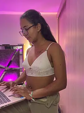 Snapshot of sofi_grisaless chatting on October 2025 12:00:02 AM sofi grisaless online show from October 2025 12:00:02 AM