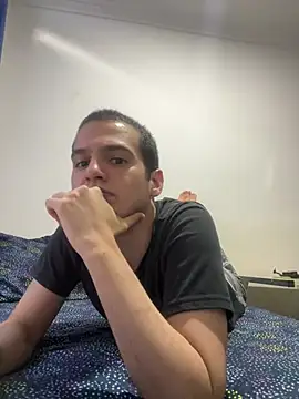 Thiagobb7 online show from February 2026 10:31:01 PM