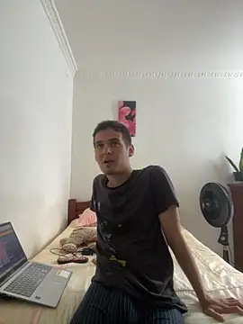 Snapshot of Thiagobb7 chatting on September 2025 07:38:01 PM Thiagobb7 online show from September 2025 07:38:01 PM