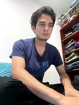 Thiagobb7 online show from December 2025 11:22:01 PM