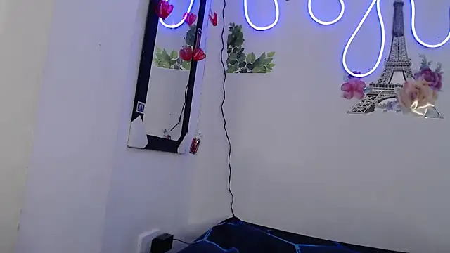 bella warzon online show from September 2025 03:41:02 PM