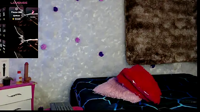 bella warzon online show from April 2026 08:54:01 PM