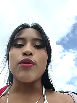 bella warzon online show from November 2025 05:50:01 PM