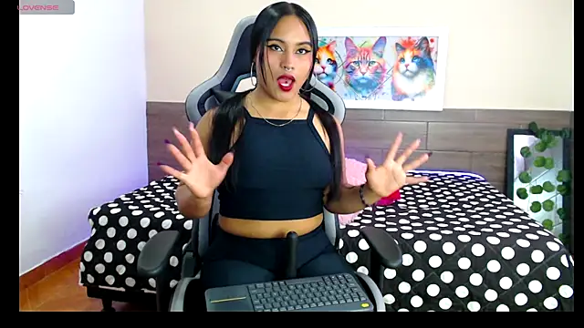 bella warzon online show from April 2026 08:13:02 PM