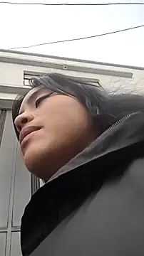 bella warzon online show from November 2025 09:18:02 PM