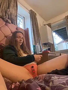 Snapshot of feedeegeorgie chatting on March 2025 05:35:02 PM feedeegeorgie online show from March 2025 05:35:02 PM