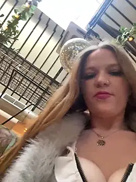 feedeegeorgie online show from April 2026 06:00:01 PM