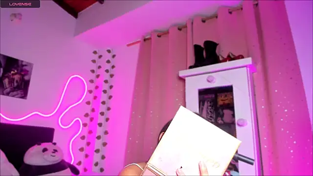 Vickysth online show from October 2025 10:41:02 PM