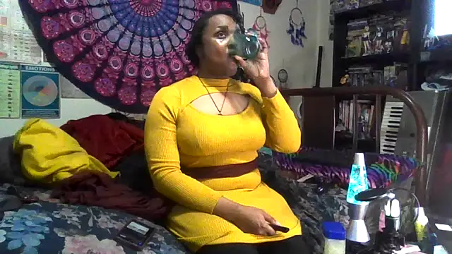 Snapshot of GardeniaFields chatting on November 2025 04:44:01 AM GardeniaFields online show from November 2025 04:44:01 AM