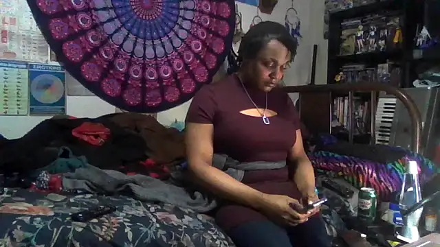 Snapshot of GardeniaFields chatting on December 2025 01:48:02 AM GardeniaFields online show from December 2025 01:48:02 AM