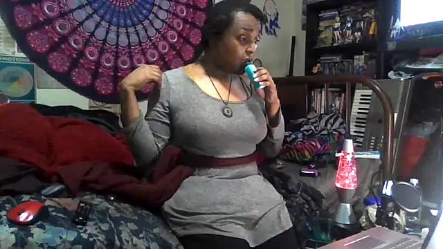 Snapshot of GardeniaFields chatting on November 2025 05:11:02 AM GardeniaFields online show from November 2025 05:11:02 AM