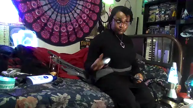 Snapshot of GardeniaFields chatting on January 2026 12:36:01 AM GardeniaFields online show from January 2026 12:36:01 AM