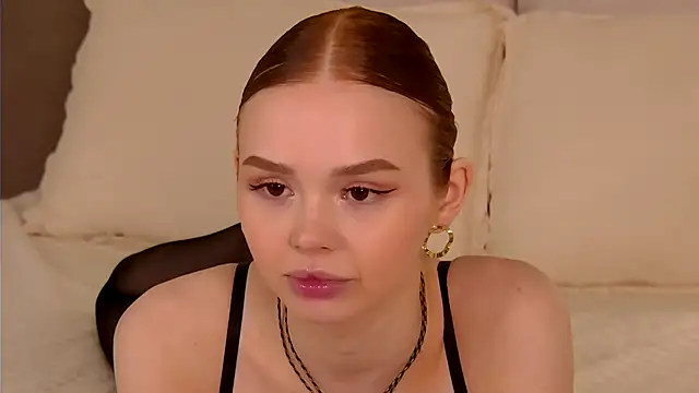 Snapshot of MiraBliss chatting on September 2025 06:00:01 PM MiraBliss online show from September 2025 06:00:01 PM