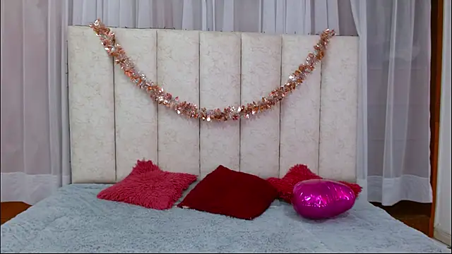 violettsuncs online show from March 2025 09:01:02 PM