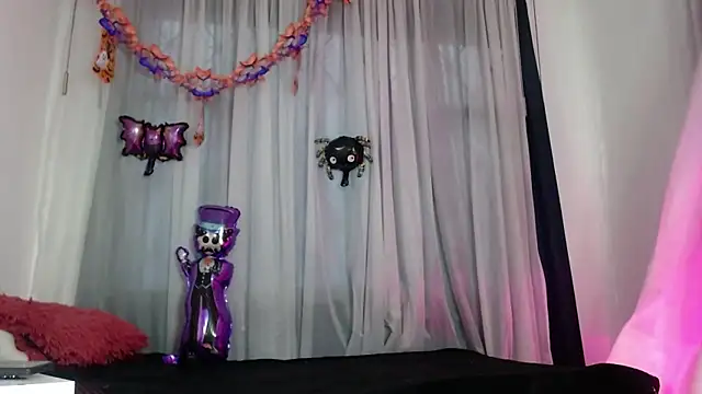 violettsuncs online show from October 2025 10:10:01 PM