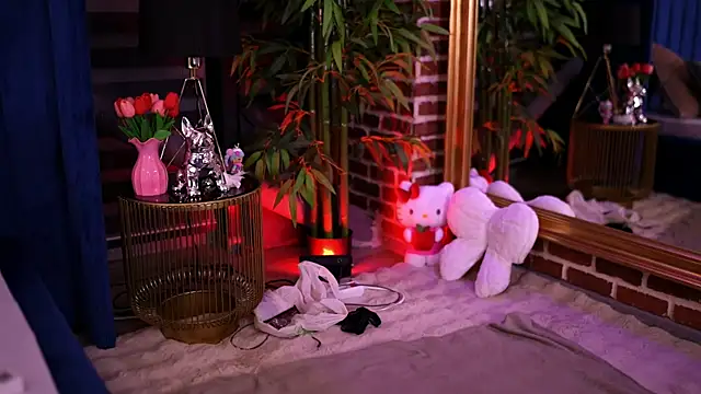 Snapshot of TanyaVonDe chatting on February 2026 07:32:02 PM TanyaVonDe online show from February 2026 07:32:02 PM