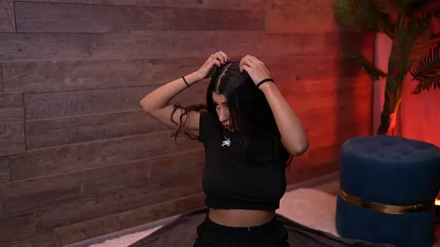 TanyaVonDe online show from November 2025 06:08:02 PM