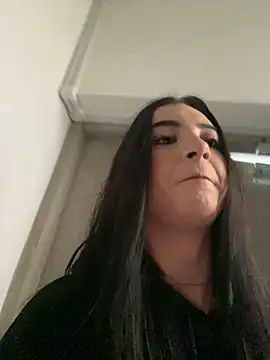 MagieeThomson online show from November 2025 11:24:02 AM